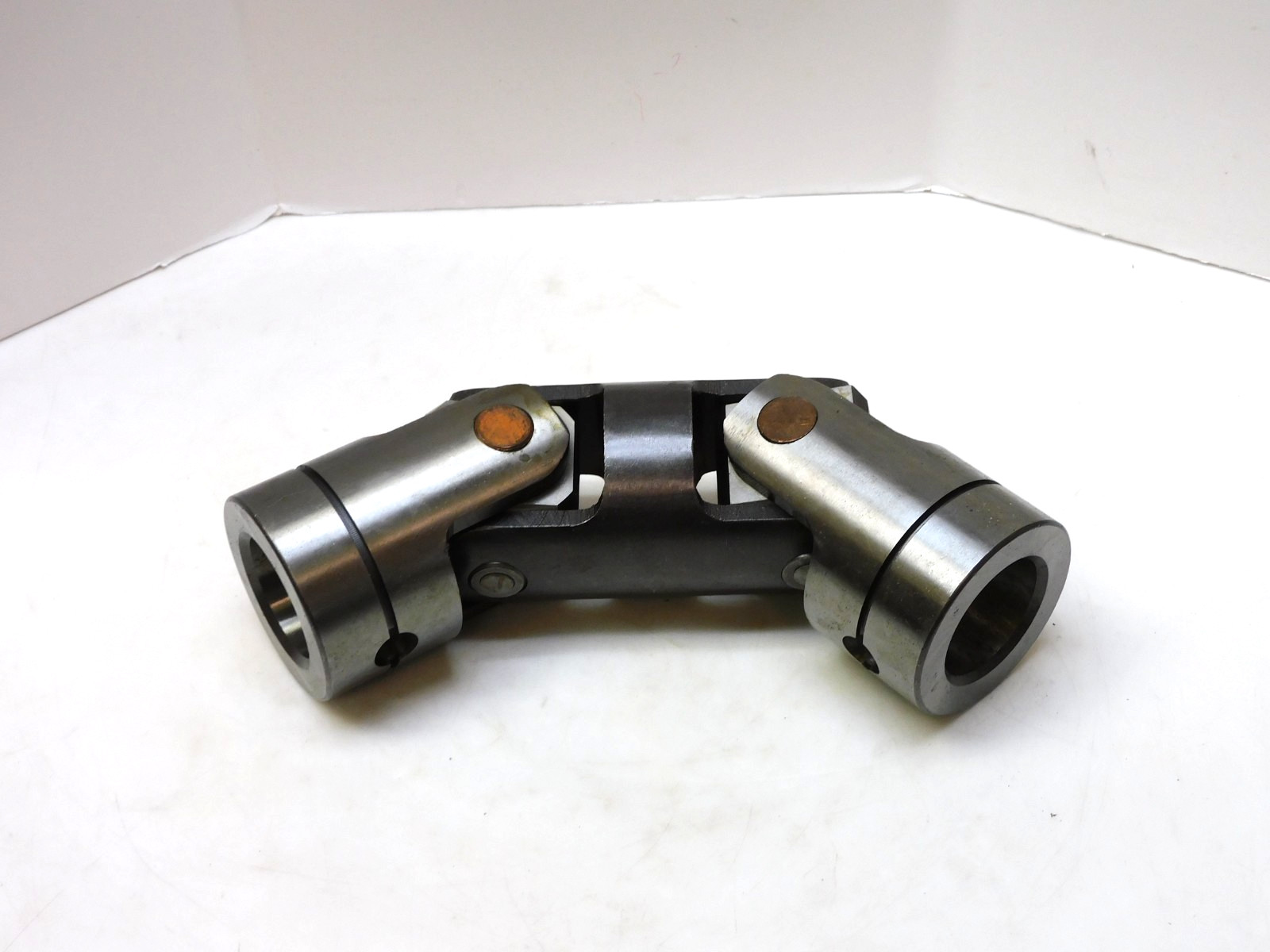 No Name 10″ Unkeyed Double Cross Universal Joint 1-9/16″ Bore 2-5/8″od 9/16″ pin