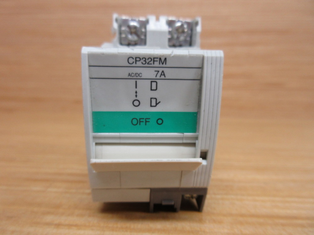 Fuji CP32FM/7W 7A Circuit Protector CP32FM7W