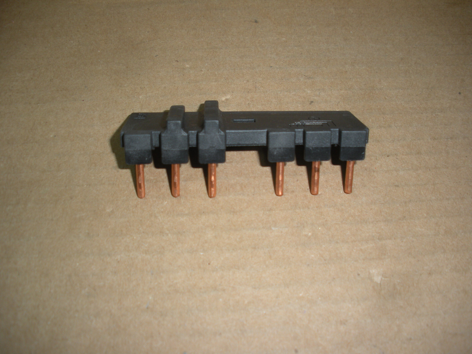 Eaton Klockner Moeller M32XP2 DILM32XP2 6 pt parallel bus connector