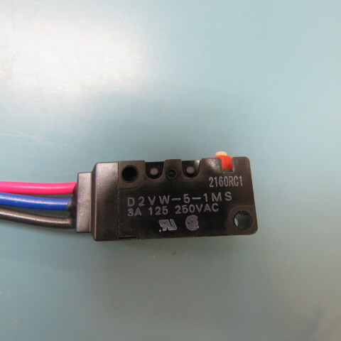 OMRON D2VW-5-1MS Qty of 4 per Lot Switch SPDT Chassis Mount