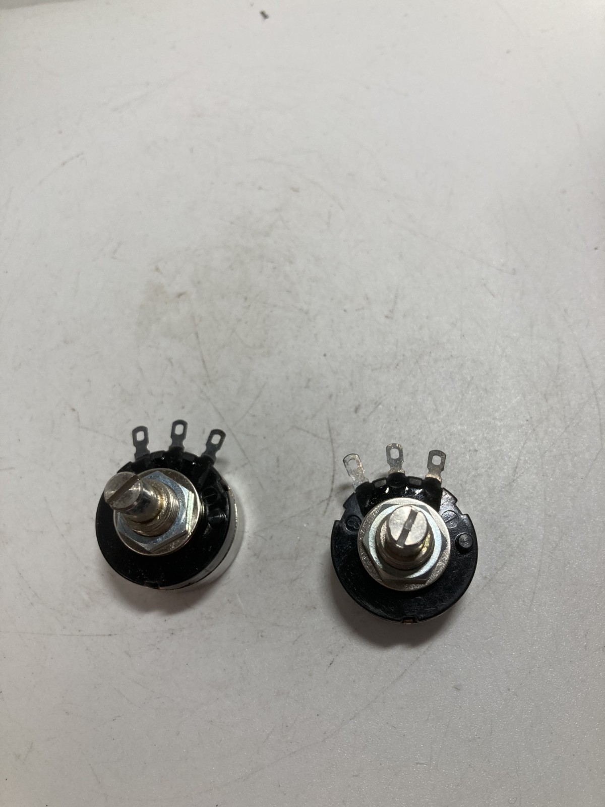 TOCOS RV24YN20S POTENTIOMETER 1 TURN 5K OHMS (LOT OF 2) NNB