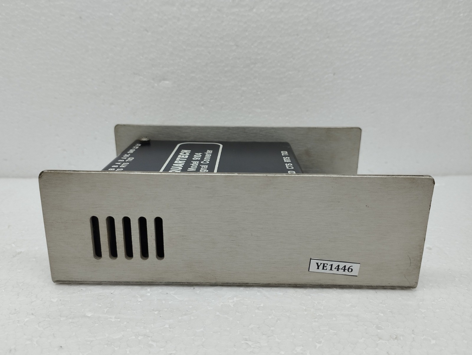 QUARTECH 9104 SIGNAL CONVERTER Used 1pc