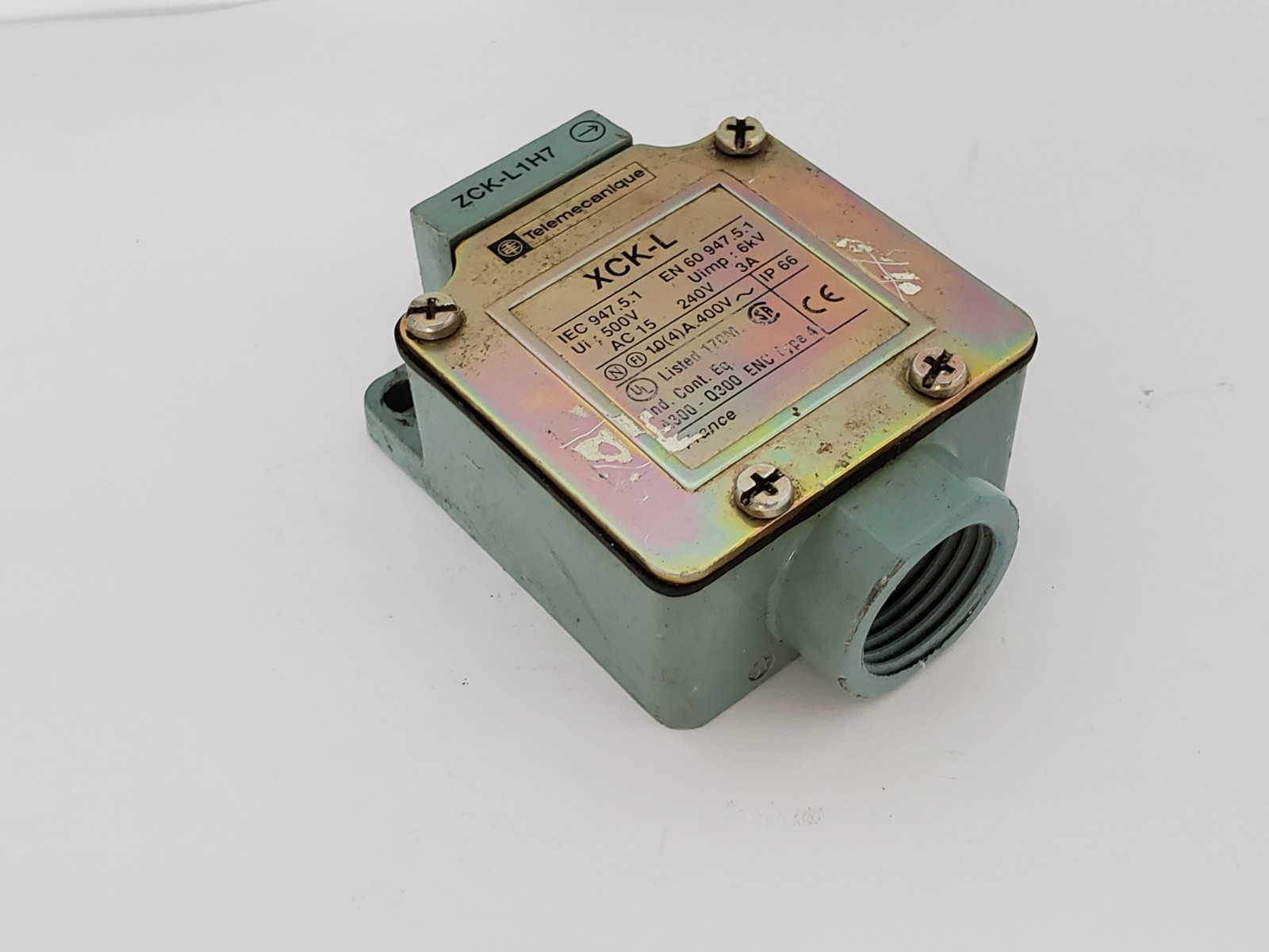 TELEMECANIQUE ZCK-L1H7 LIMIT SWITCH BODY