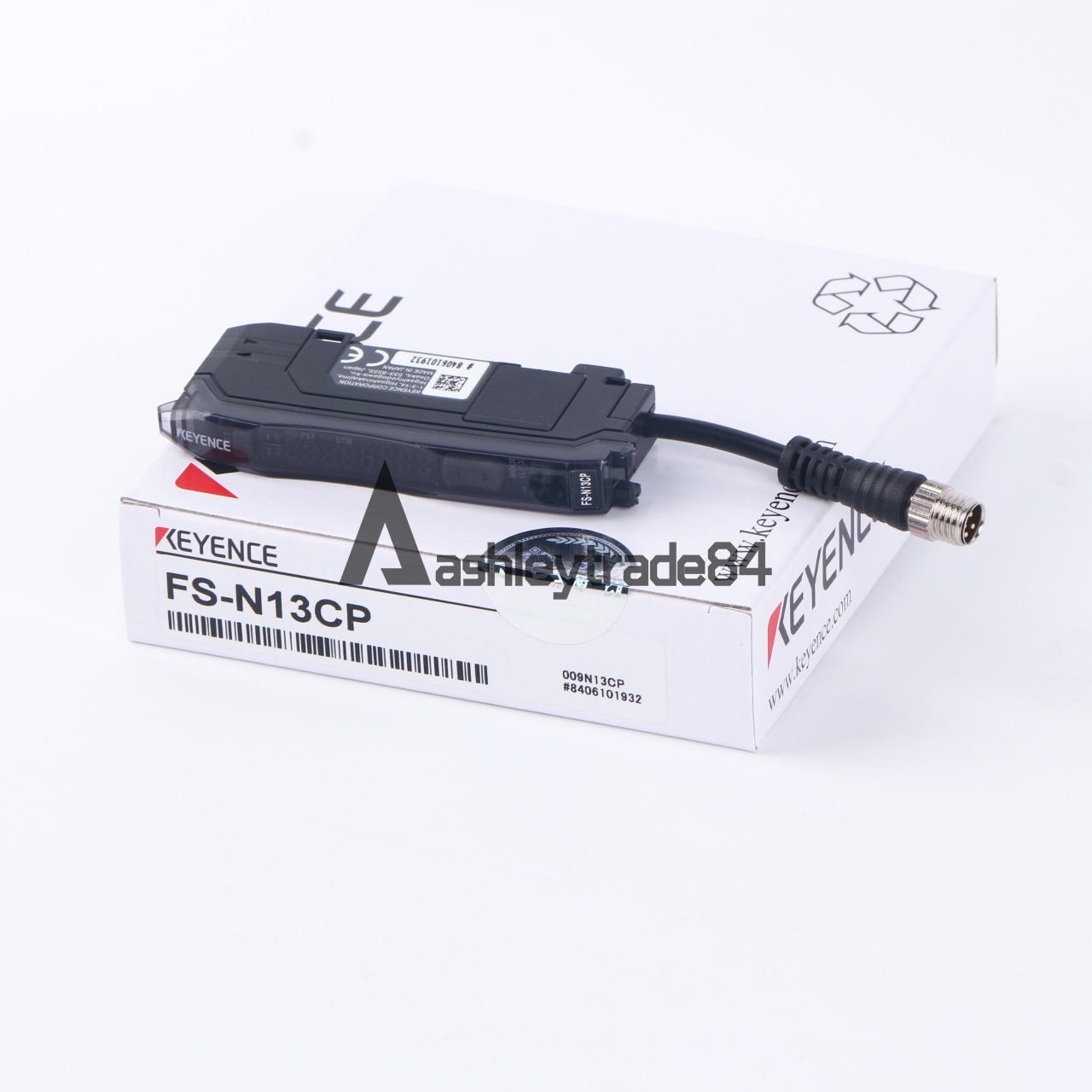 ONE NEW KEYENCE FS-N13CP optical fiber amplifier