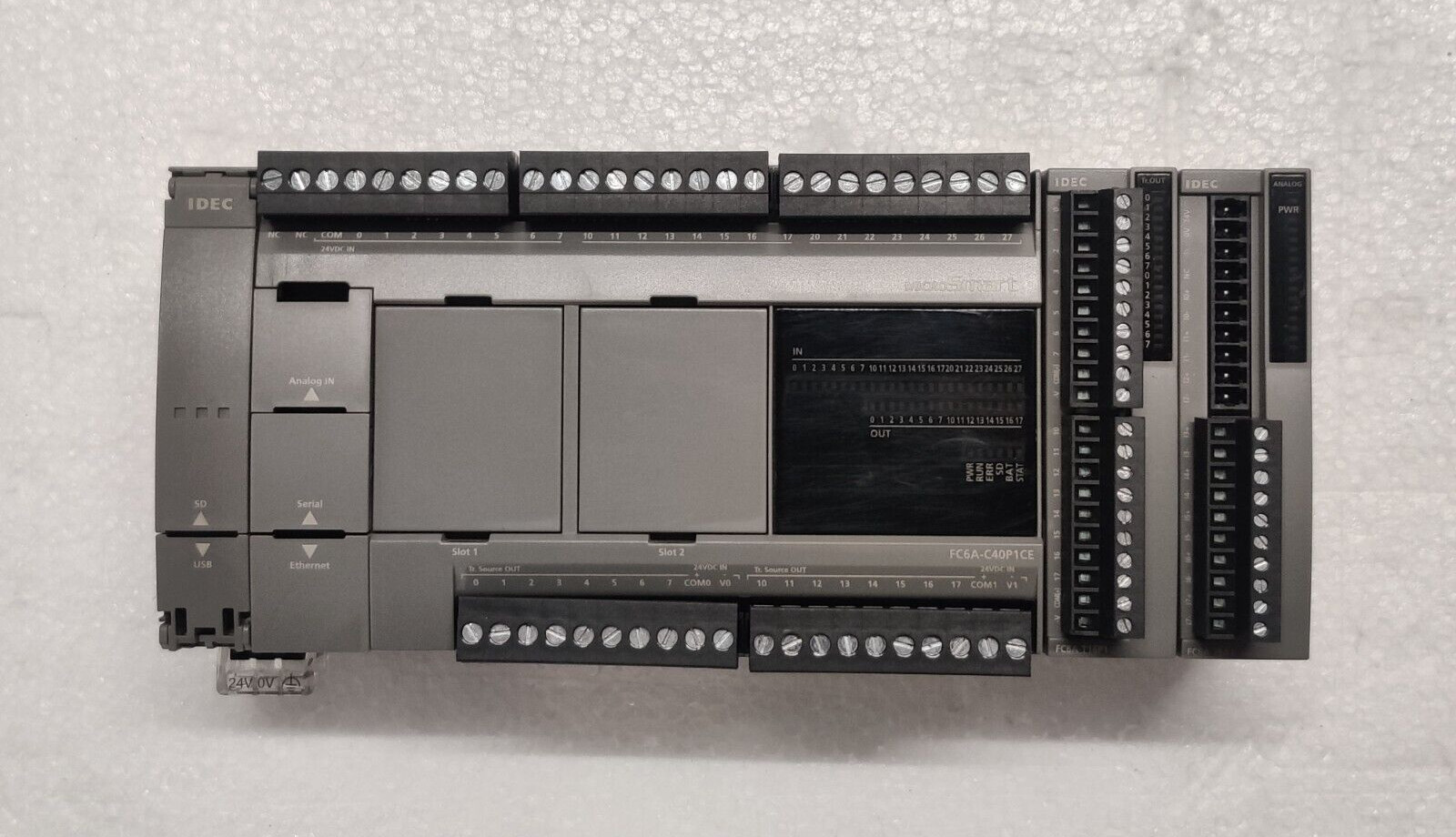 Idec MicroSmart FC6A-C40P1CE Programmable Controller With FC6A-T16P1 And FC6A-J8