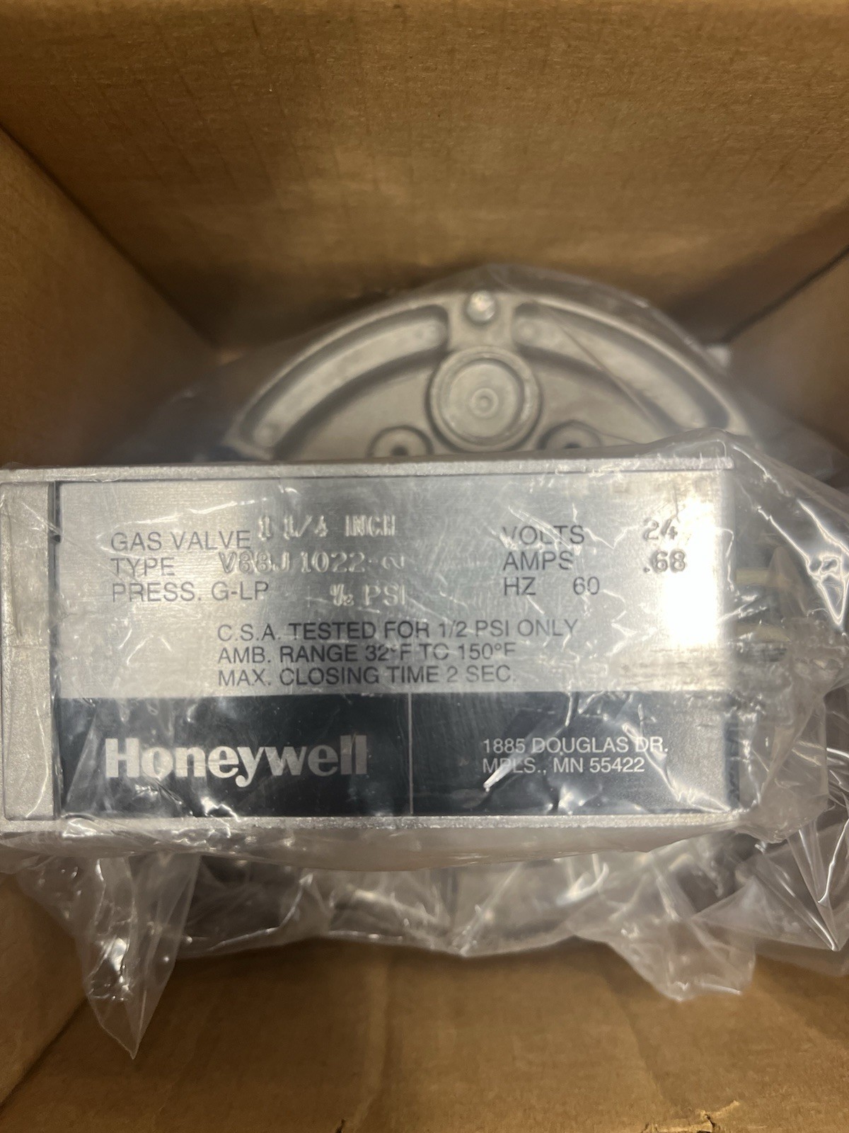 Honeywell V88J1022 Diaphragm Gas Valve, 1-1/4 in., NPT 24v