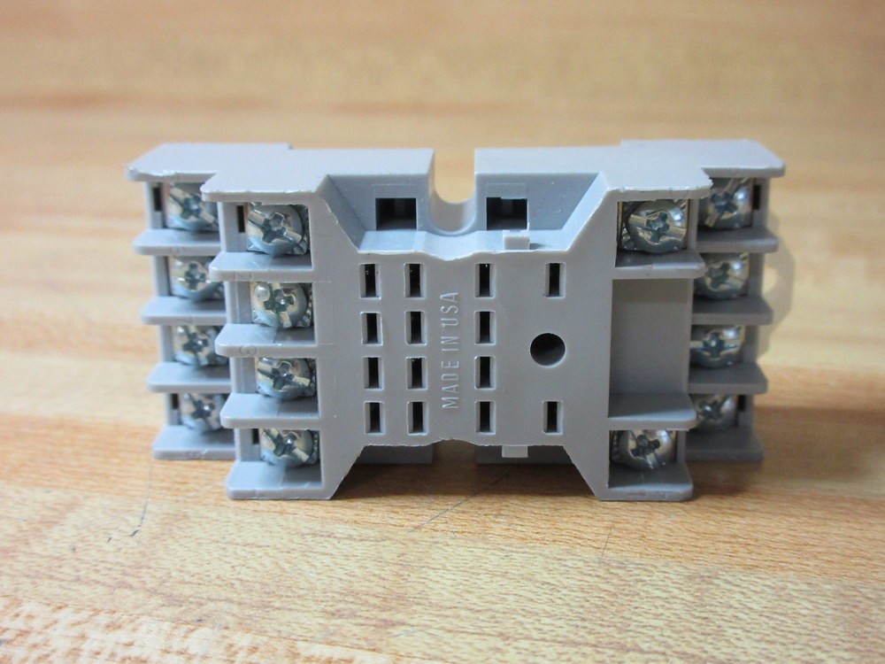 Potter & Brumfield 27E894 Tyco Relay Socket w/White Clip