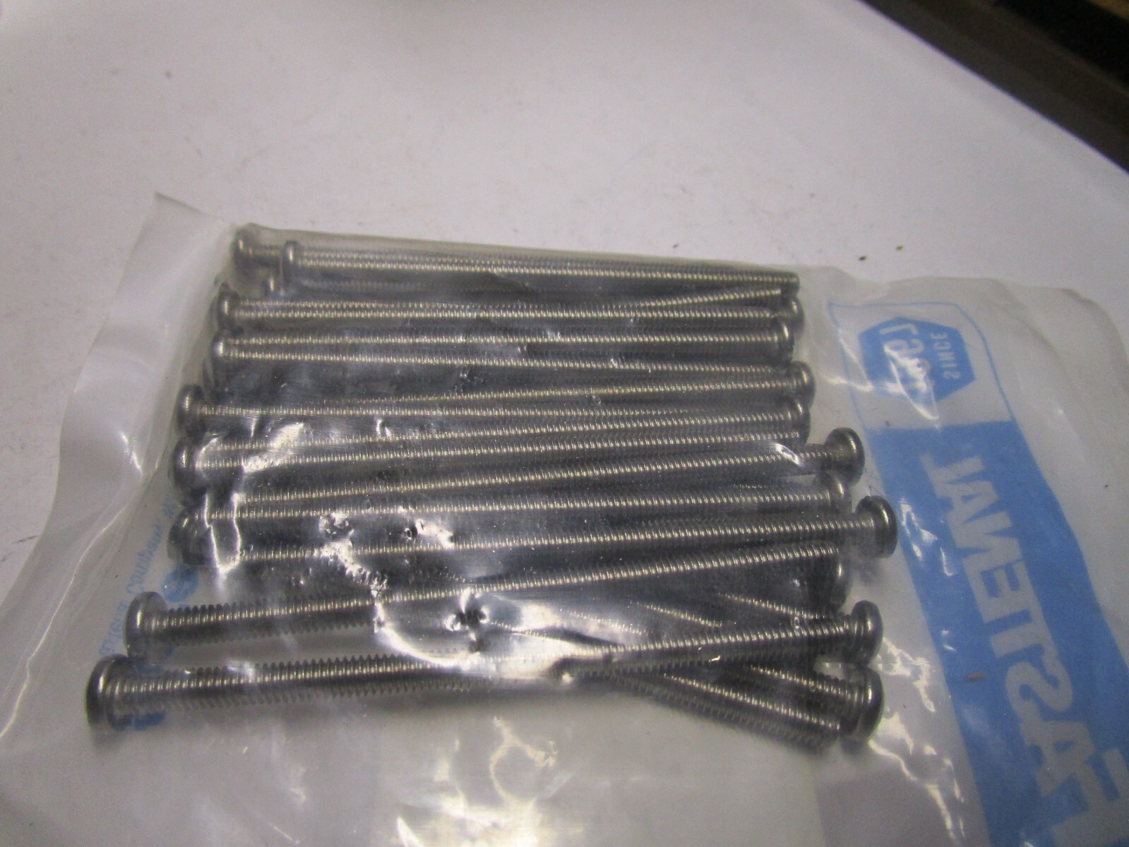 #8-32 x 3″ Phillips Pan Head Grade 18-8 Stainless Steel Machine Screw QTY 25