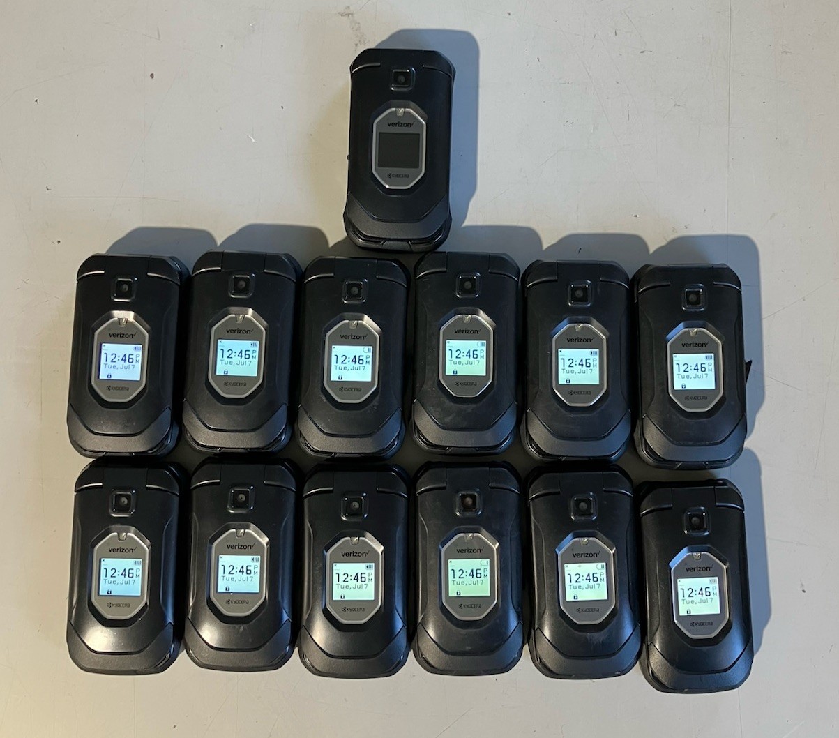 Kyocera DuraXV Extreme+ (E4811) 4G LTE Flip Phone Verizon Clean IMEI – Lot of 13