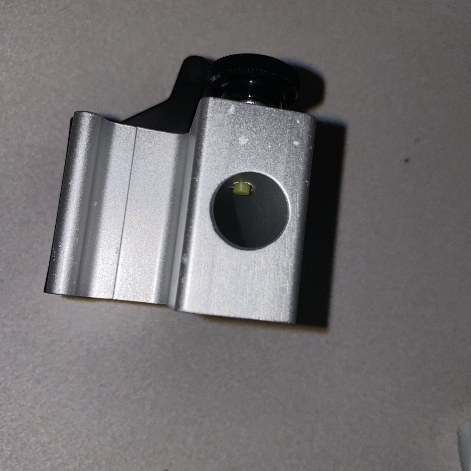 horizontal channel bracket 5″ hole MSC 511-1009 LOT OF 40