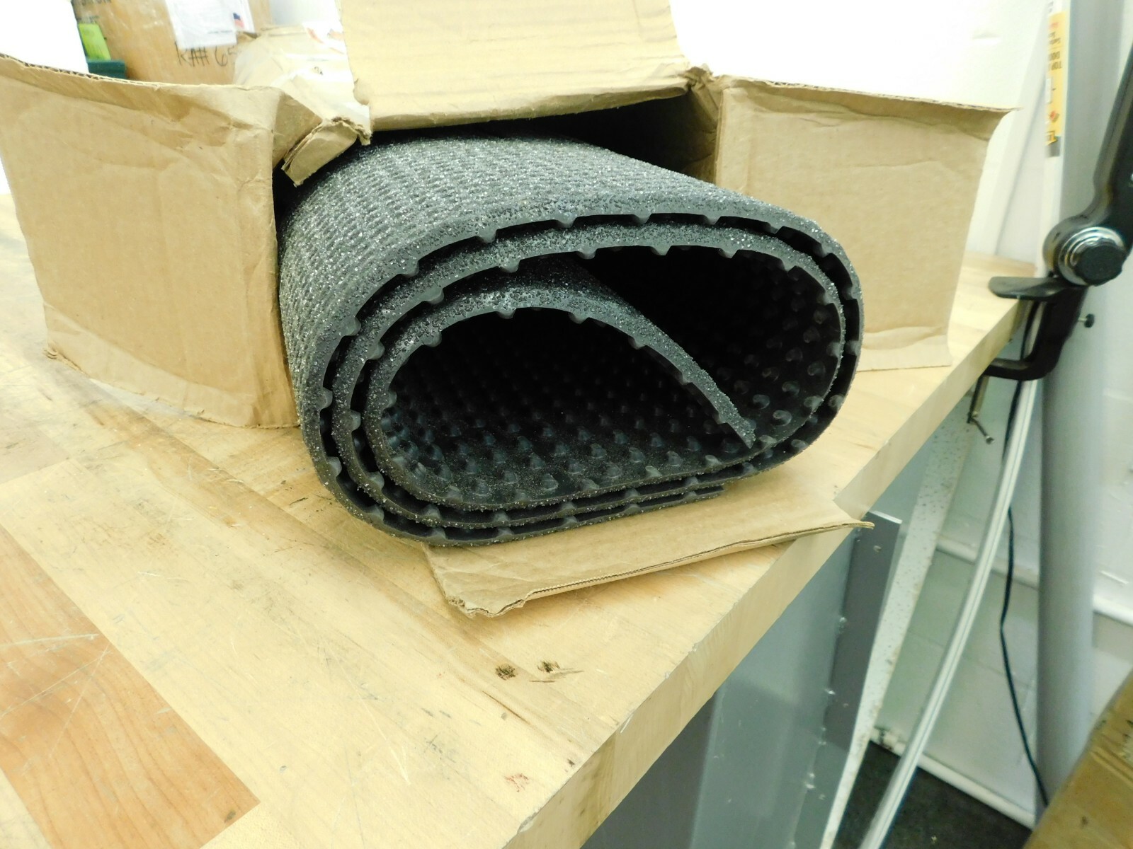 Wearwell Dry/Wet Environment Medium Duty Anti-Fat 5′ x 3′ x 3/8″ 480.38X3X5SLTBK