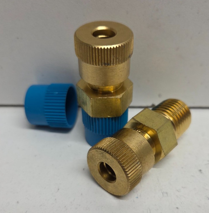 LOT OF 2 NEW NO BOX! SWAGELOK 1/4″ TUBE X 1/4″ MNPT VACUUM FITTINGS B-4-UT-1-4