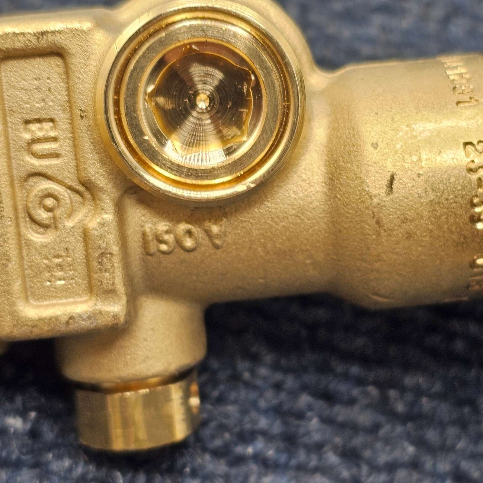 CAVAGNA CGA320R: ISO V-9, Y23-35 1.125″ 12 UNF Brass Cylinder Valve 3000PSI