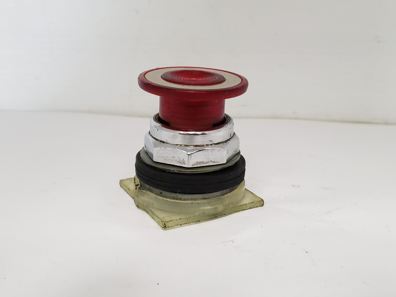 SQUARE D 9001-KR9R PUSH/PULL OPERATOR MUSHROOM BUTTON RED LENS