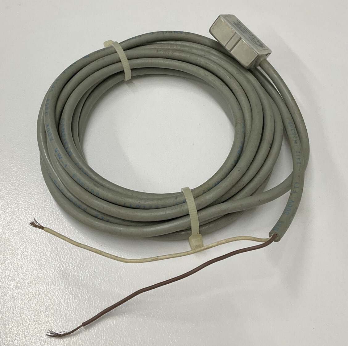 Canfield Connector 810-000-004 Reed Switch 120V