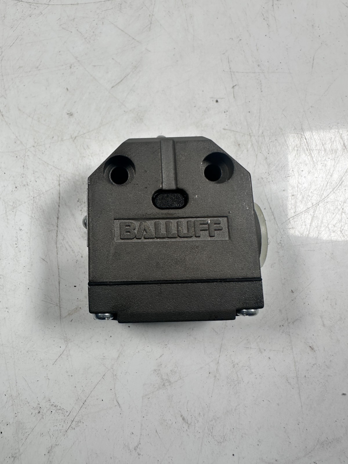 BALLUFF BNS0063 BNS 819-100 K-11 x 1 Piece
