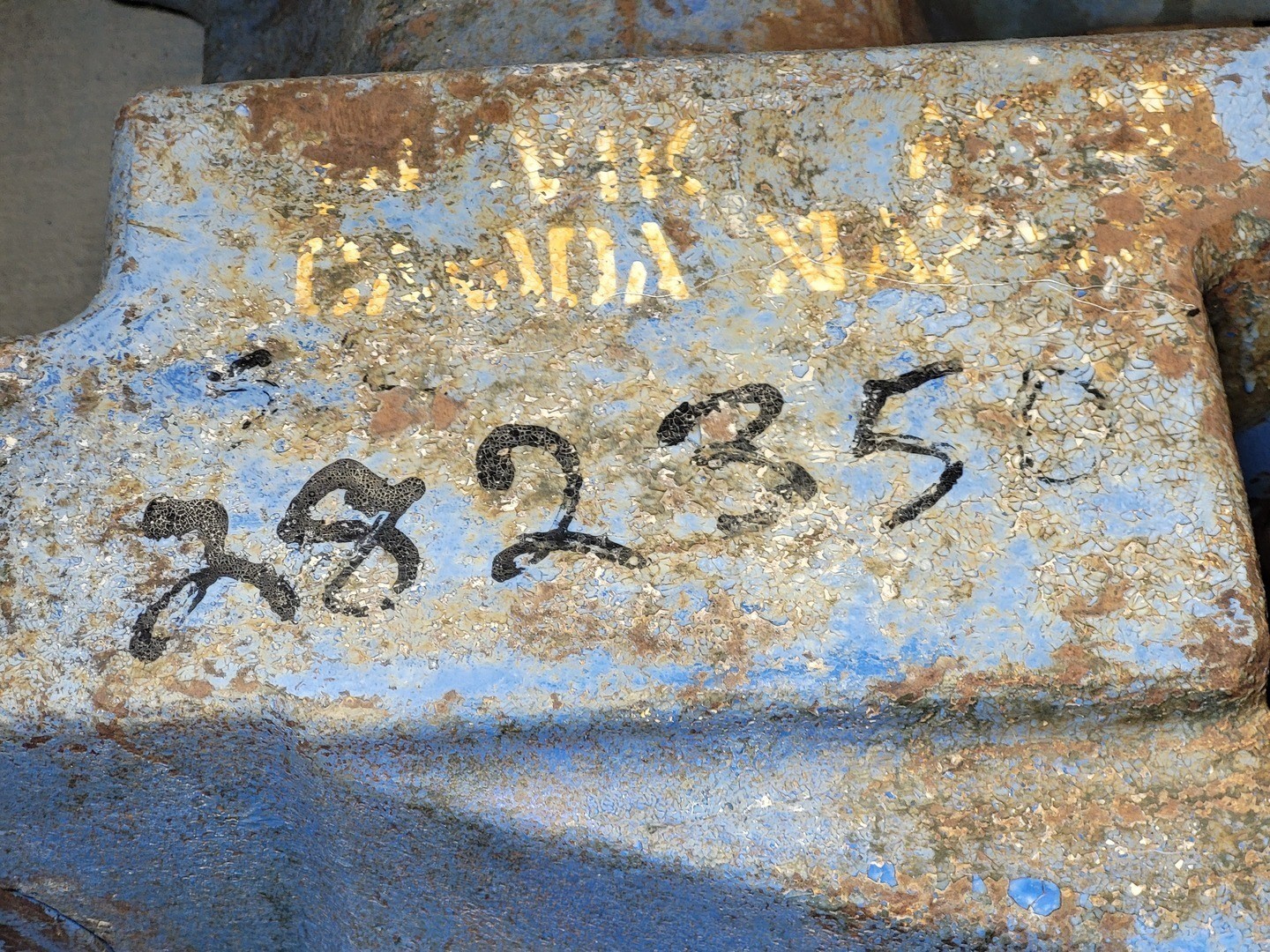 BRADKEN DK200S 400-2 Crawler Shoes – Heavy Machinery