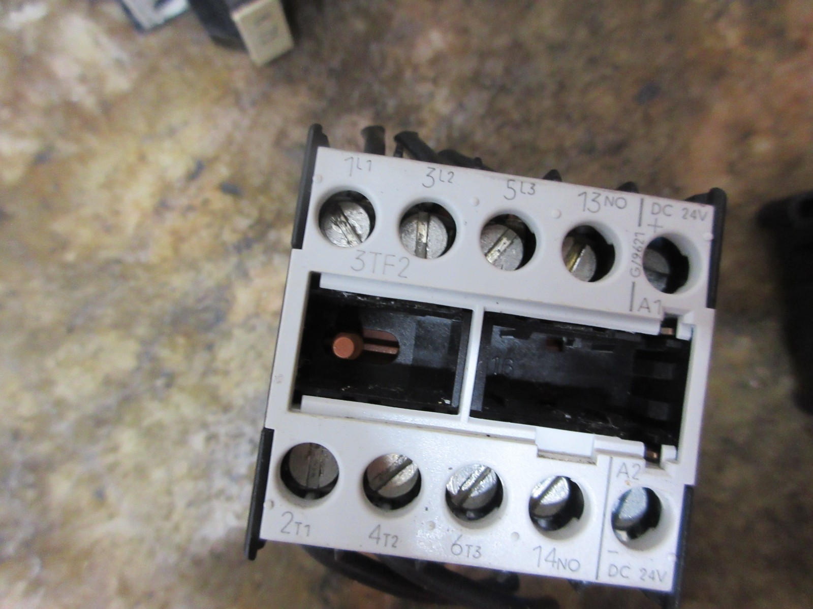 HERMLE UWF 1202S CNC VERTICAL MILL SIEMENS 3TF2010-0BB4 CONTACTOR LOT OF 10 PCS