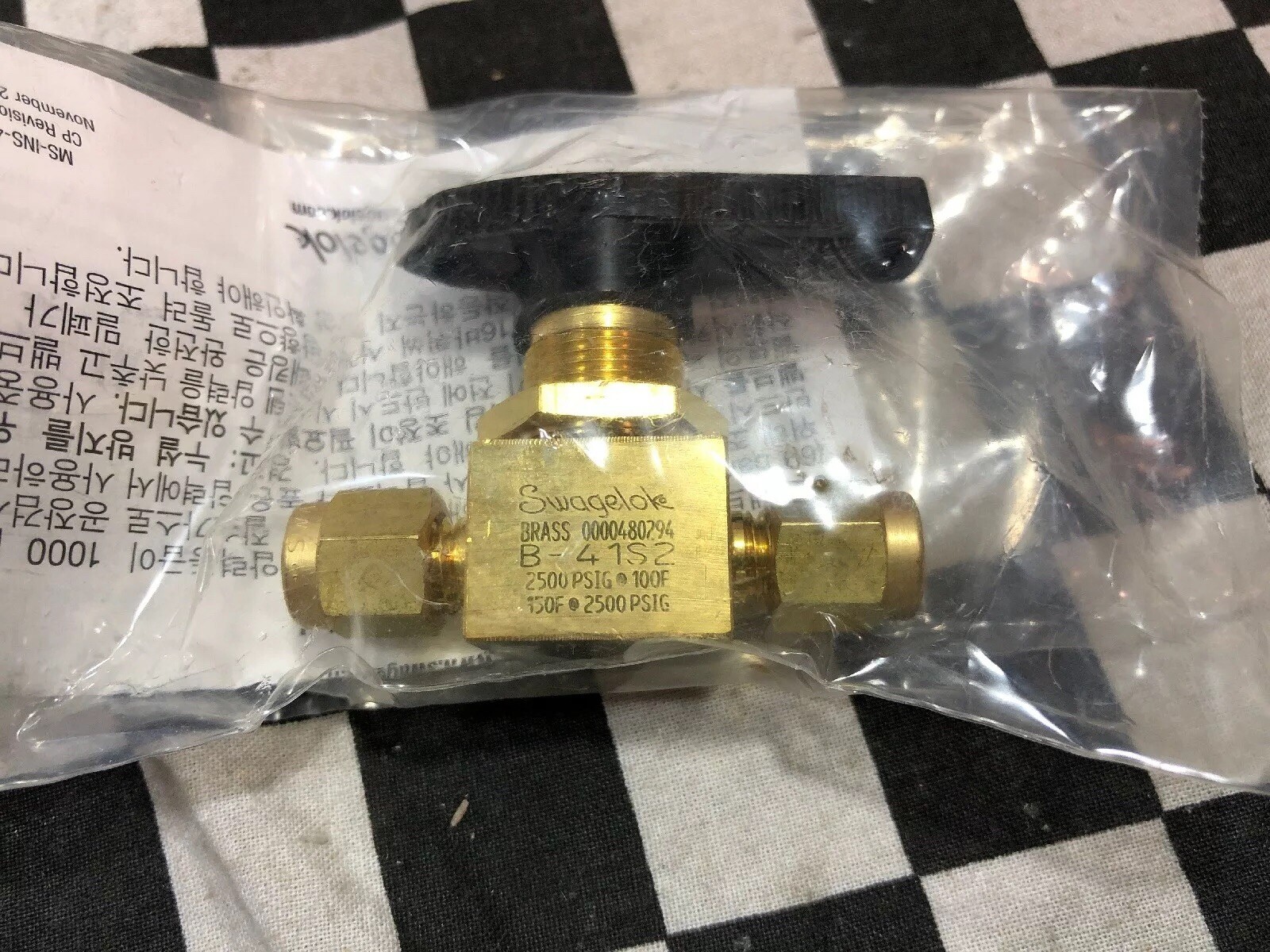 LOT OF 4 NUPRO/WHITEY VALVE, B-6P6T, B-44XS6, B-1VM4-S4, B-41S2, SHIPSAMEDAY