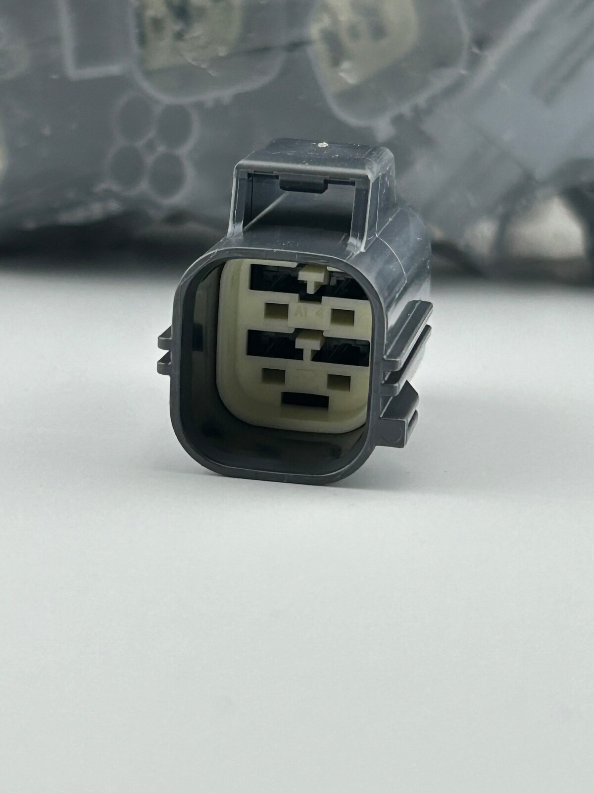 Automotive Connectors 4P CONN yazaki 7282-5570-10 7282557010 QTY 100