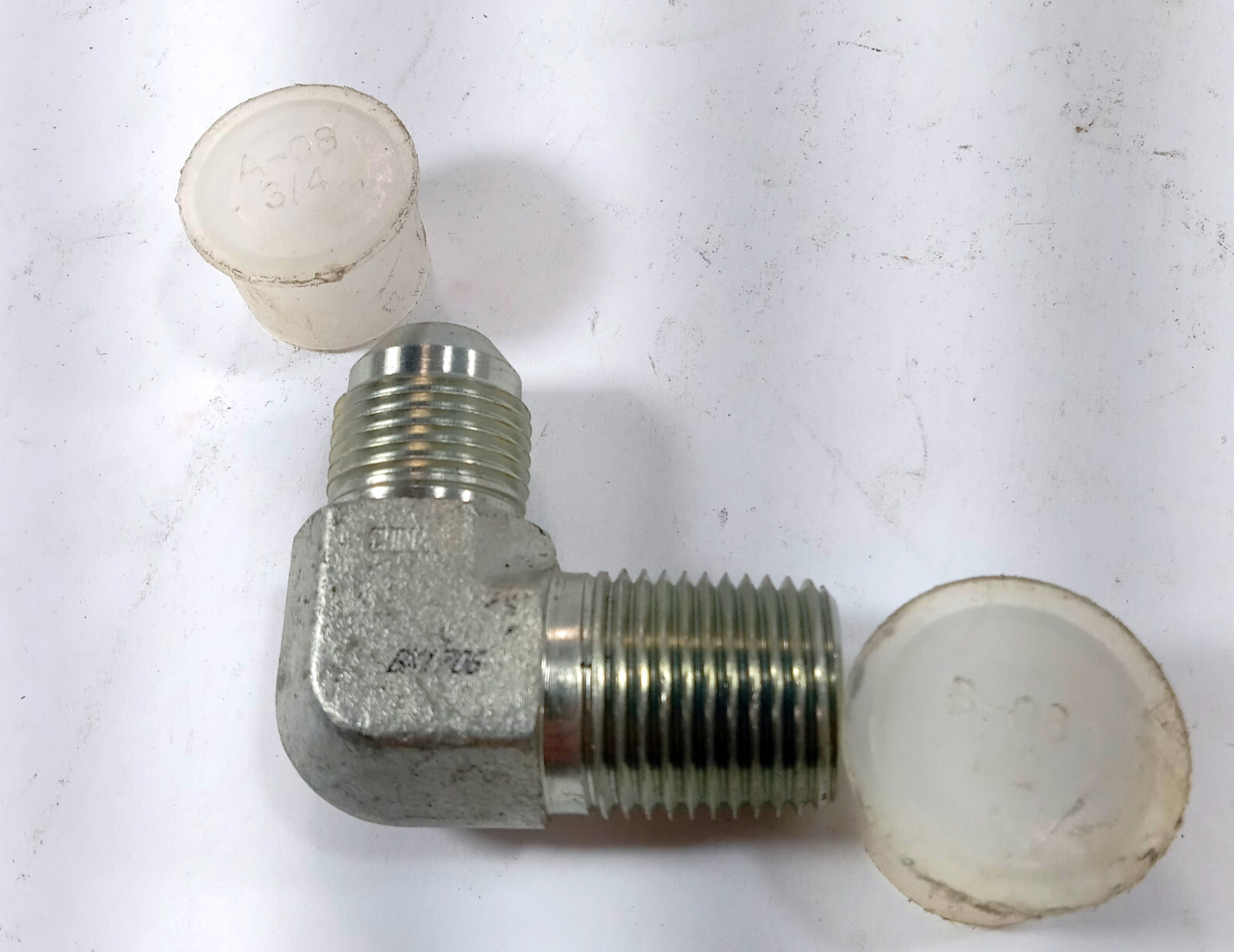1 NEW UNBRANDED BX1706 3/4″ FEMALE 1/2″ MALE ELBOW FITTING NNB ***MAKE OFFER***
