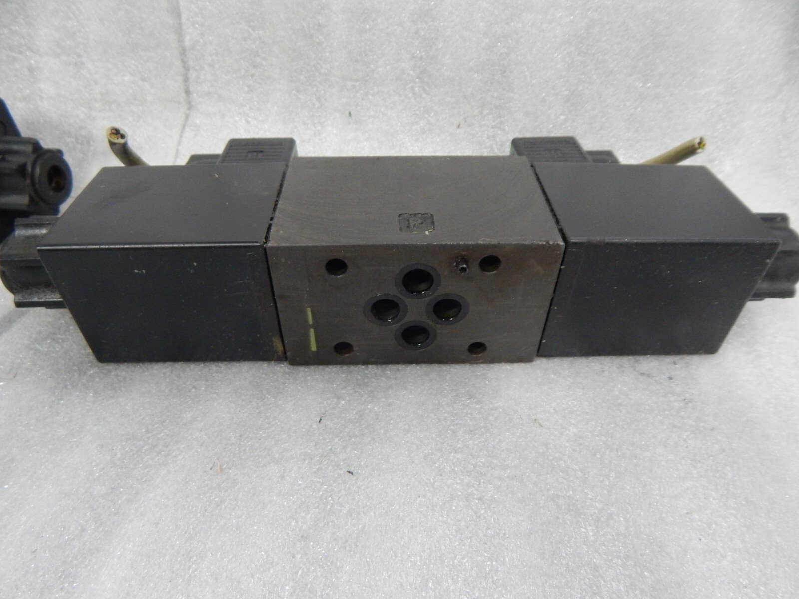 PARKER HYDRAULIC VALVE D1VW1ANJWF 24V 1 Amp 3000 PSI Max
