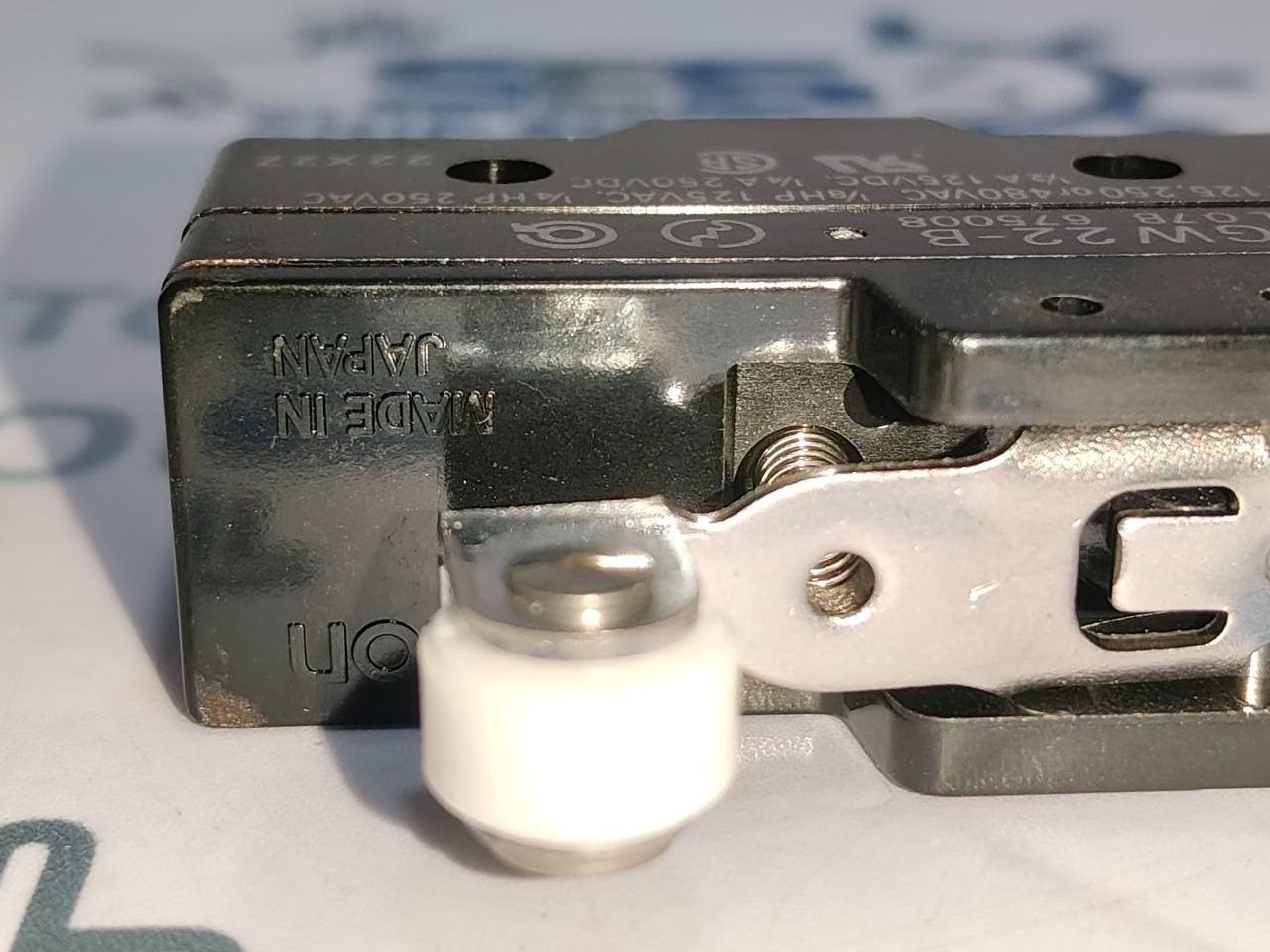 Omron Z-15GW 22-B Micro Switch Z4G1L07B 15A 125, 250 or 480VAC
