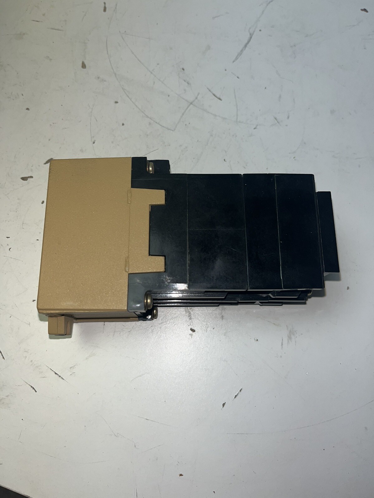 New ALLEN-BRADLEY 700-P440A1 TYPE P CONTROL RELAY. 115-120V 60HZ / 110V 50HZ New