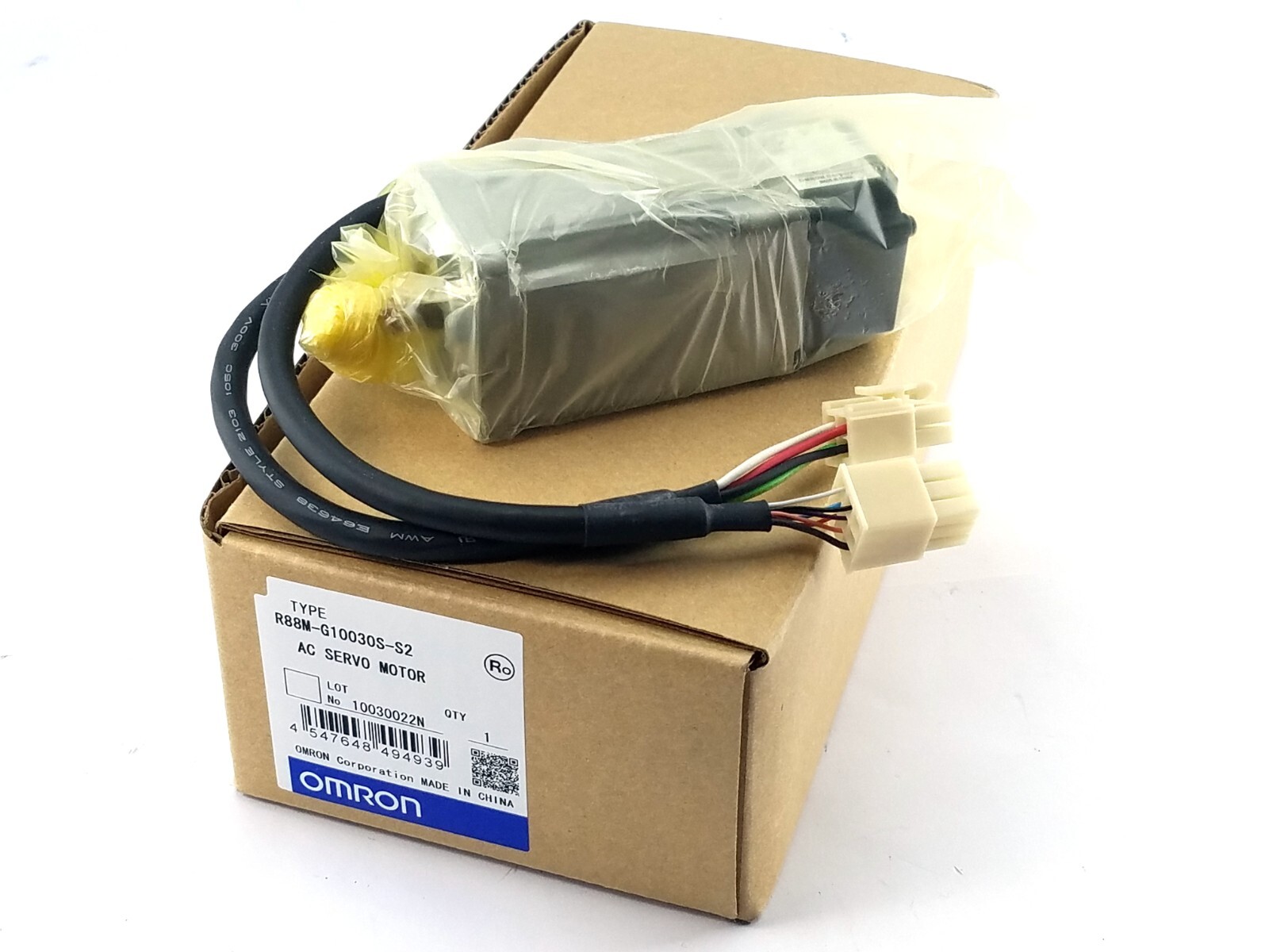 Omron R88M-G10030S-S2 AC Servo Motor, 100V, 100W, Straight Shaft w/Key & Tap, No