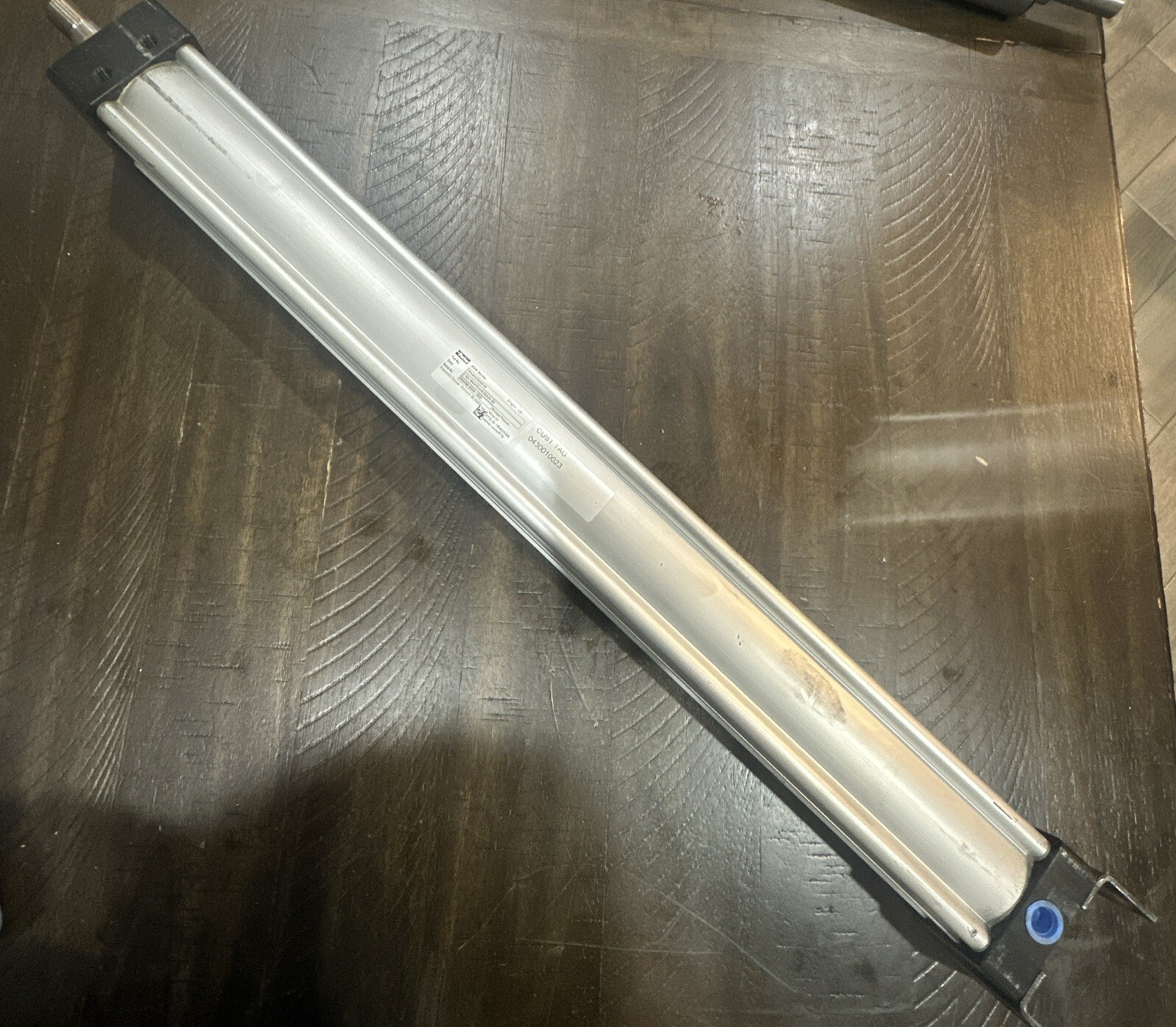 Parker Pneumatic 1P4MA0000925 2.50CB4MA2US34A24.00. New