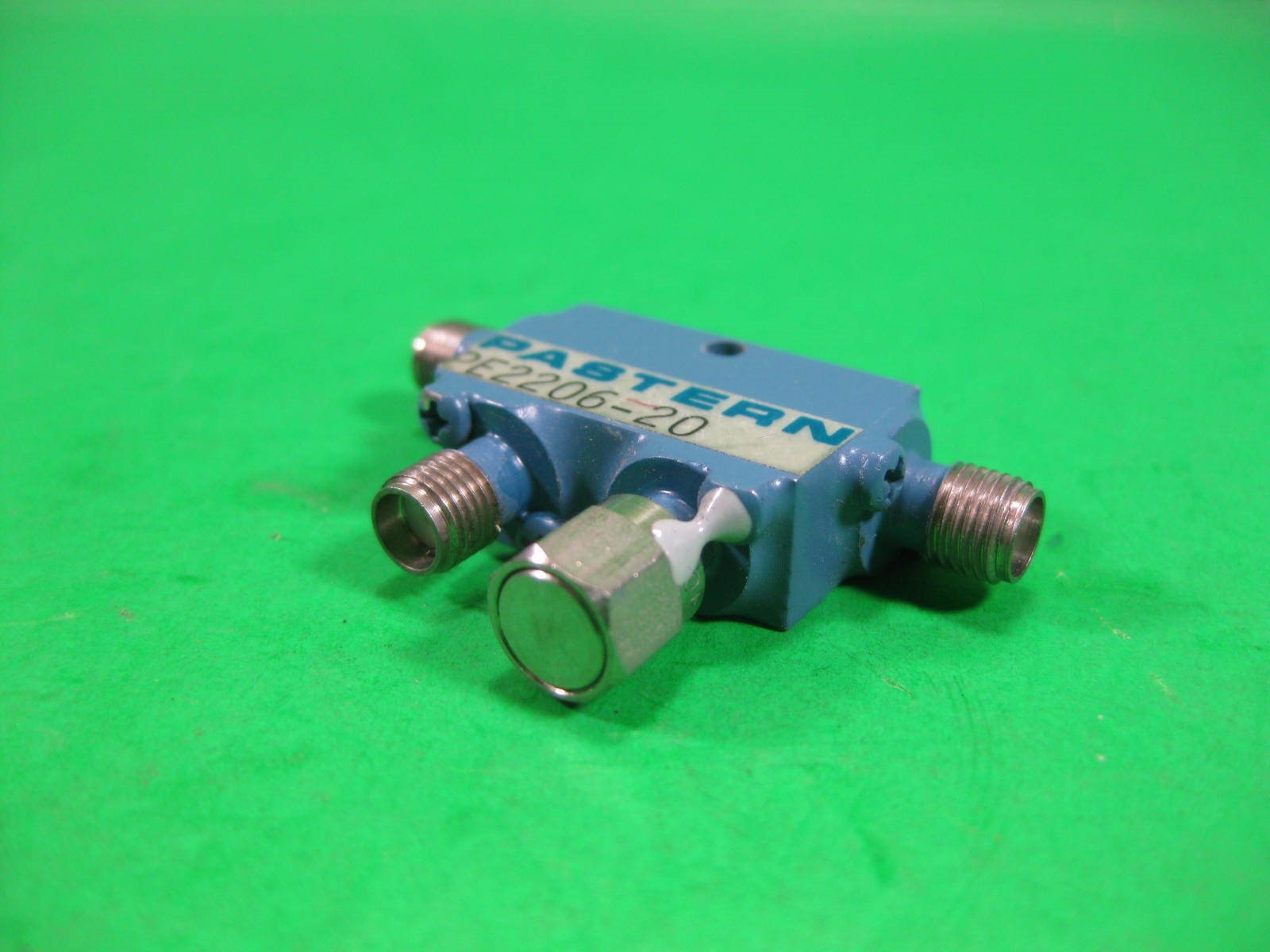 Pasternack SMA Coupler 7.5-16 GHz — PE2206-20 — Used