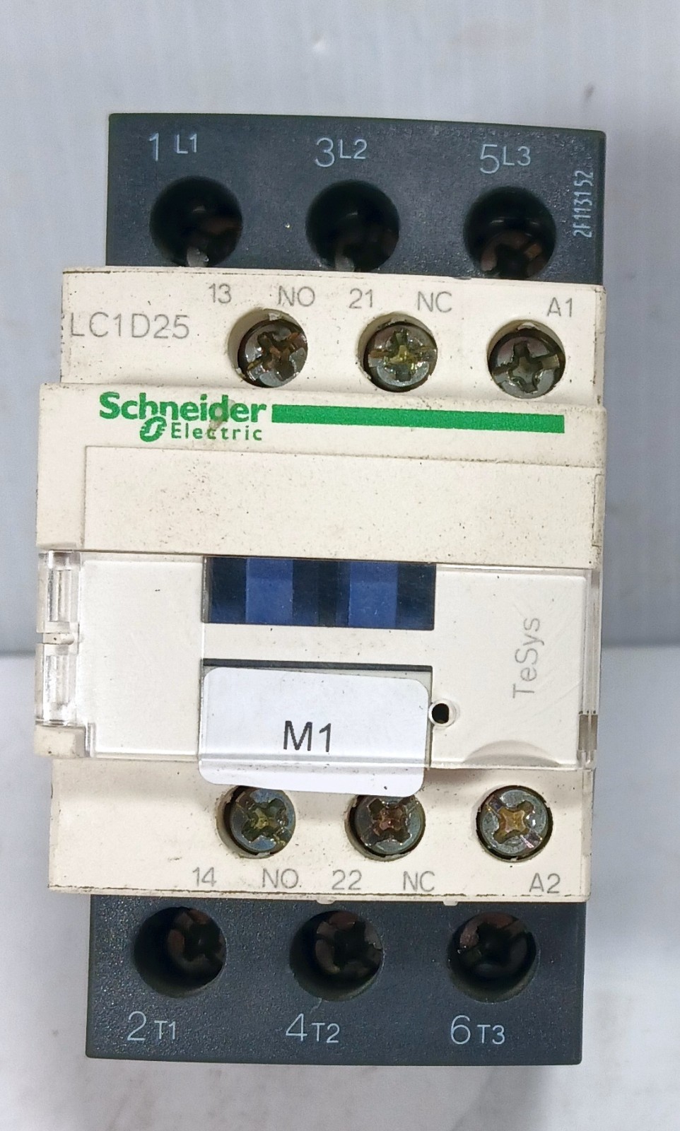 1 USED SCHNEIDER LC1D25 CONTACTOR FOR CONTROLLING MOTORS ***MAKE OFFER***