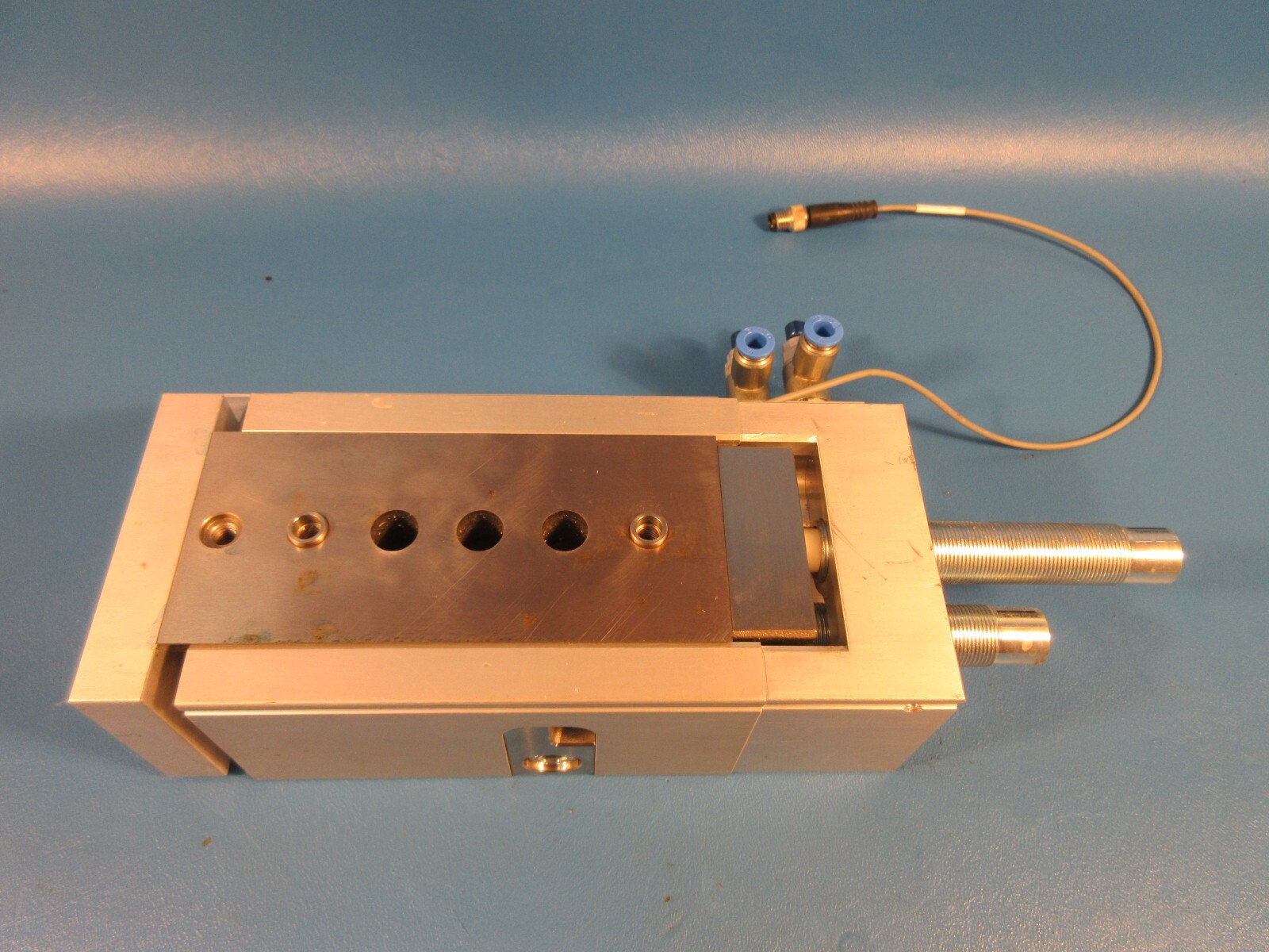 USED Festo DGSL-25-40-Y3A, 544049, Mini Slide, 40mm Stroke, Hydraulic Shock Abso