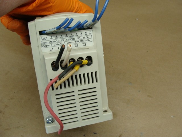GENESIS AC DRIVE KBE2-1101-P P/N 11016 115VAC INPUT 1HP