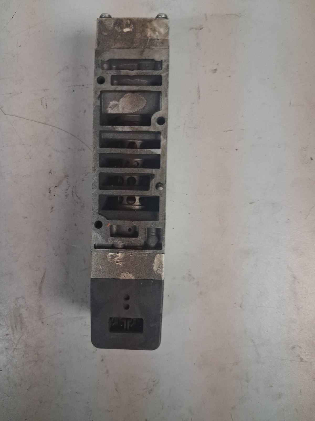 SMC VQ5600-51 SOLENOID VALVE 0.15-1.0MPA