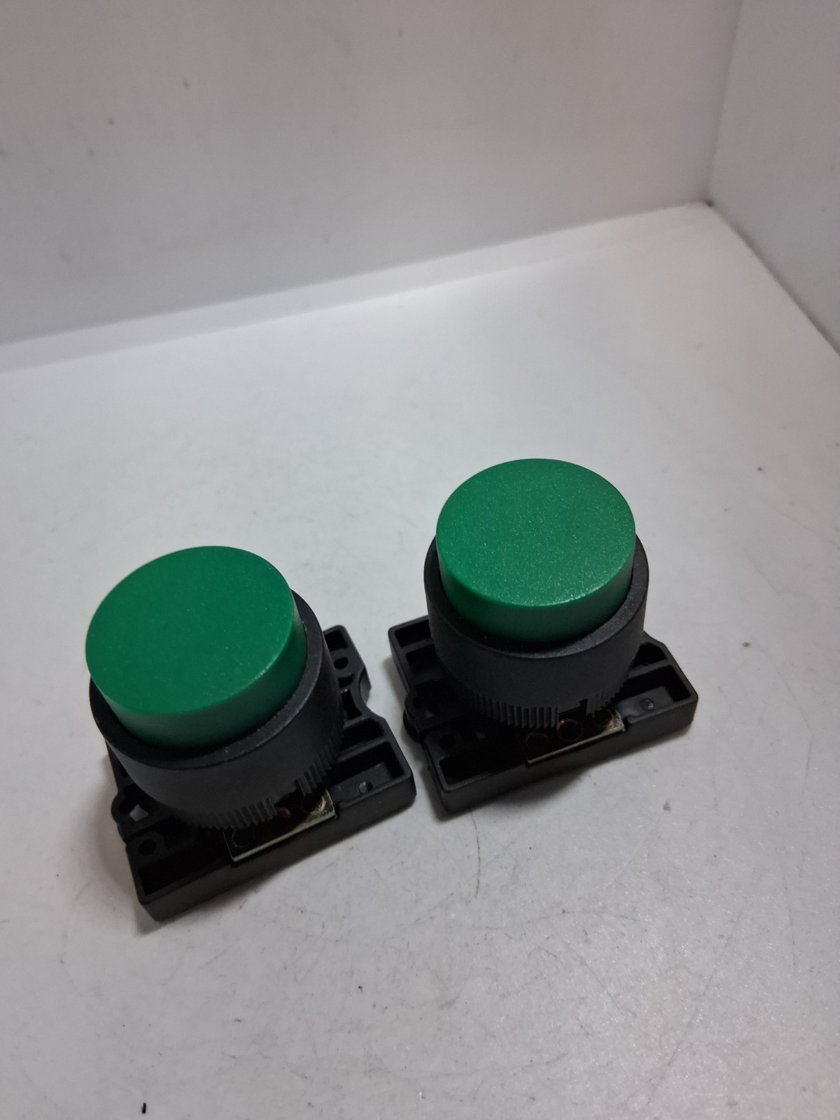 SCHNEIDER ZA2-BL3 PUSHBUTTON OPERATOR GREEN EXTENDED HEAD (LOT OF 2) NNB
