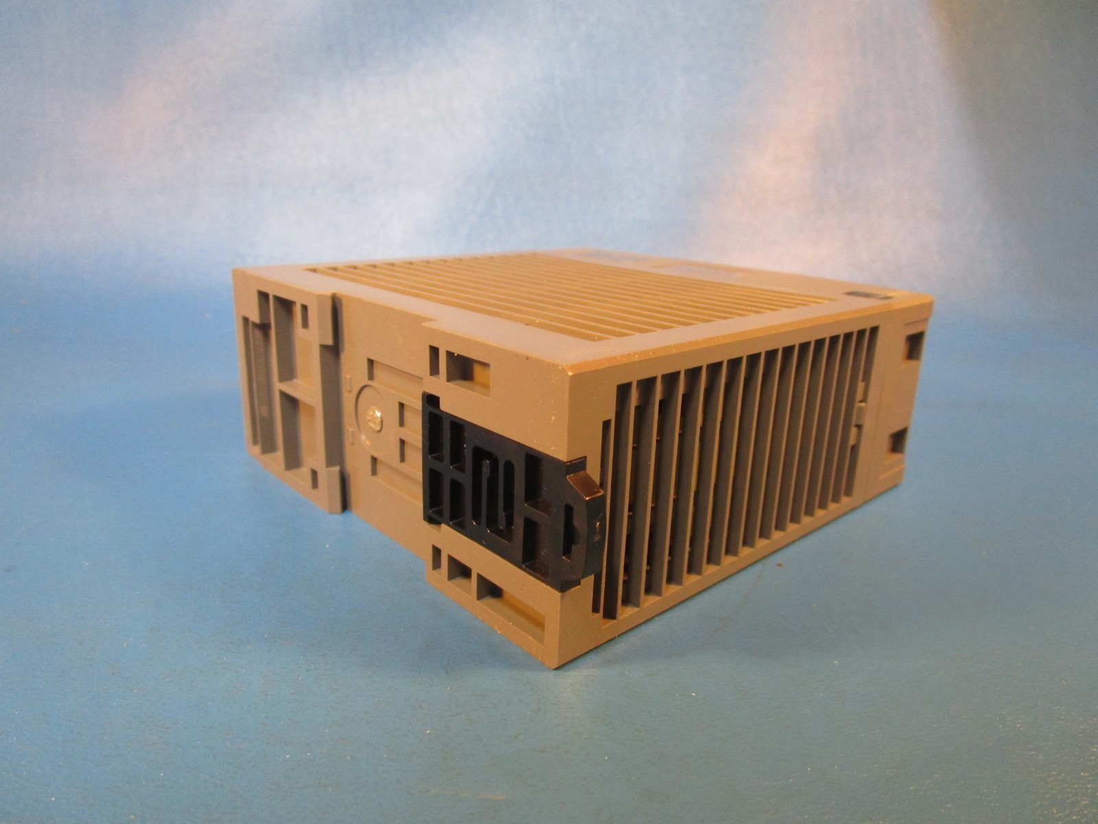 IDEC PS5R-VF24 Power Supply, 24V DC, 120 W, DIN Rail