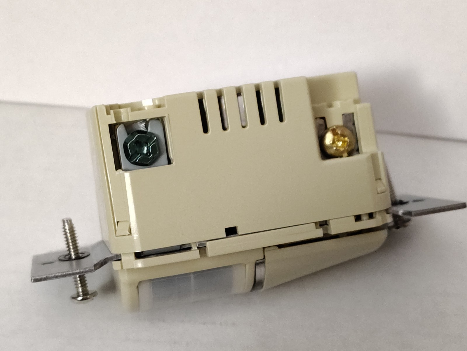 Watt Stopper WS-200-I PIR Automatic Wall Switch 120-277 VAC 60 Hz Ivory Open Box