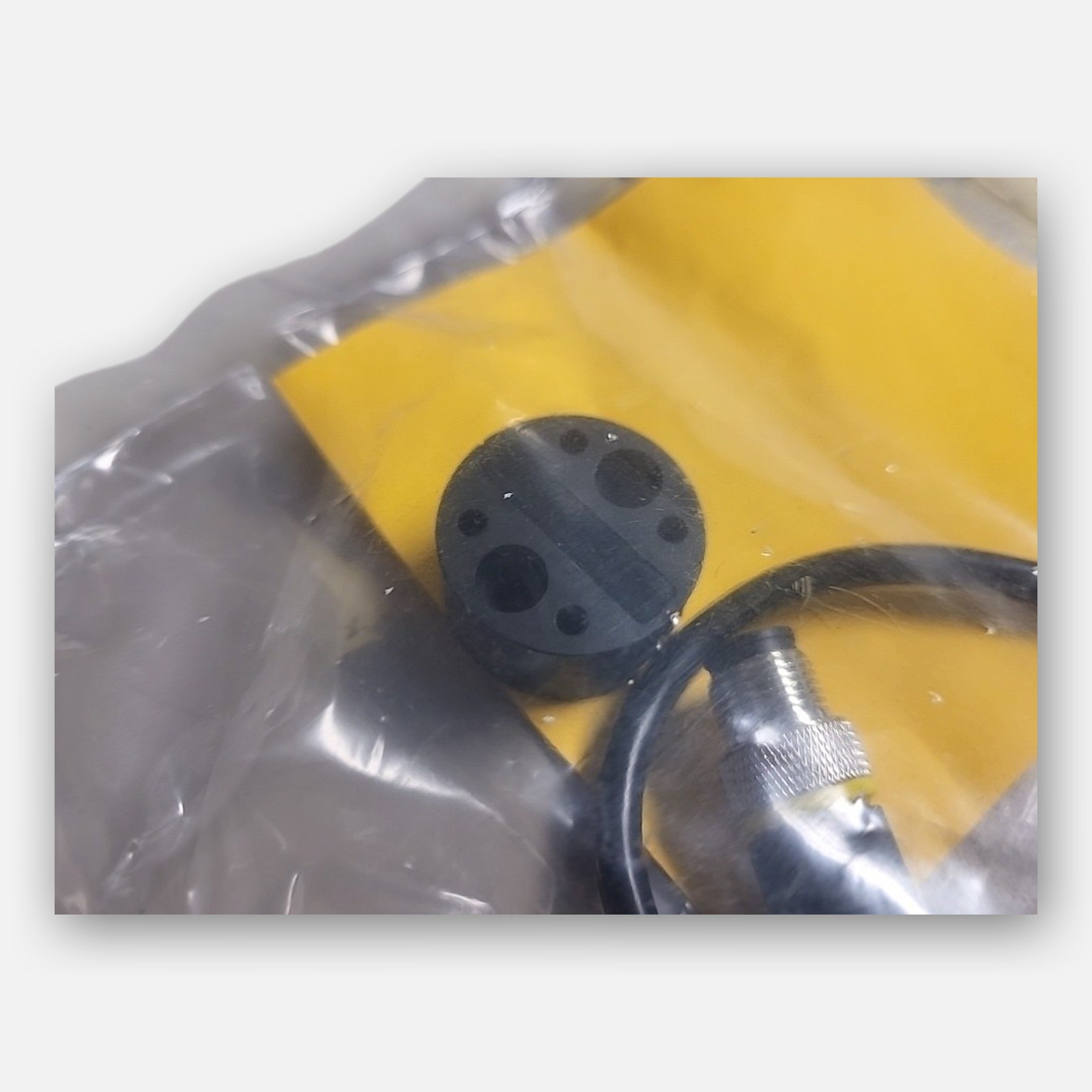 NEW SEALED TURCK RI360P2-QR14-ELIU5X2-0.3-RS5 ROTARY ANGLE SENSOR 15/30VDC