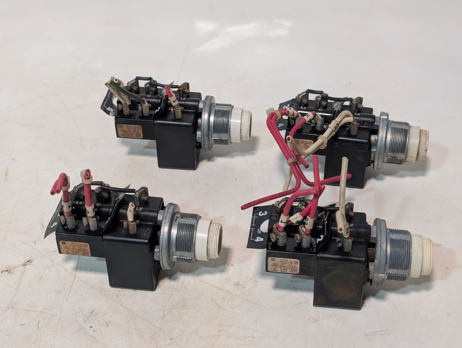 Lot of 4 assorted Square D 9001-KM-1 and KA-1 light/lamp pilot duty modules
