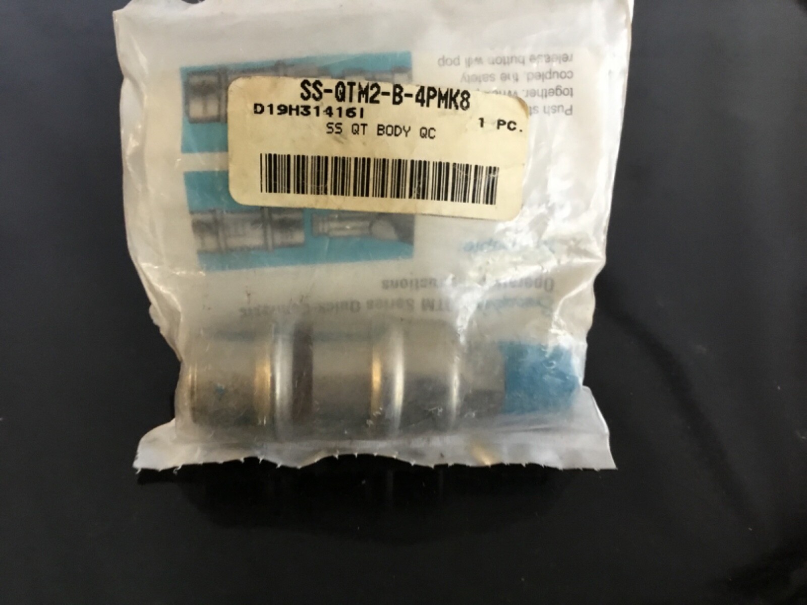 SWAGELOK SS Quick-Connect Body 1/4″ MNPT BLACK KEY 7 SS-QTM2-B-4PMK8