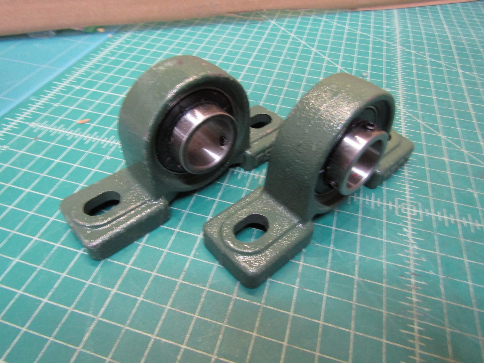 2 – NEW P205 2 Bolt Pillow Block 1” Shaft size W/ Bearing. Unbranded – Out of th
