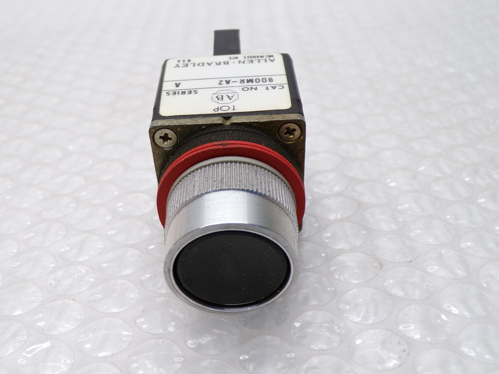 ALLEN BRADLEY 800MR-A2 SER.A PUSHBUTTON BLACK NSNP