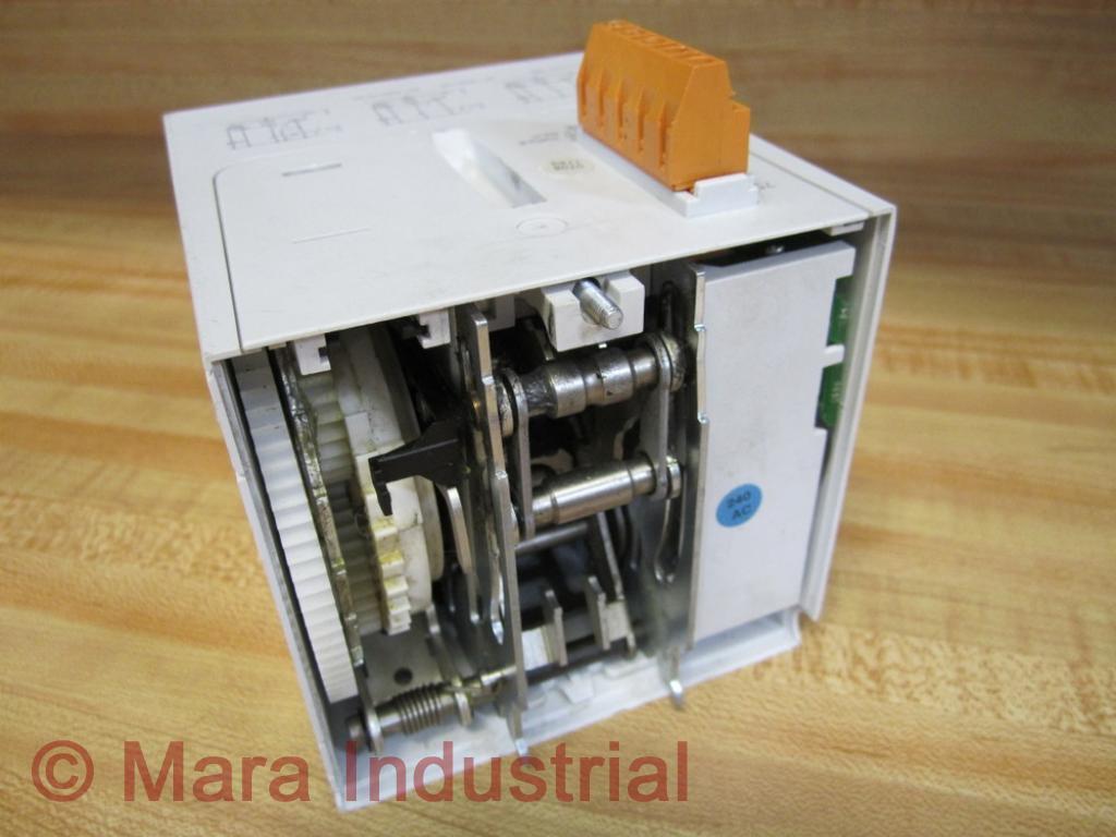Moeller NZM2-XR208-240AC Remote Operator NZM2XR208240AC