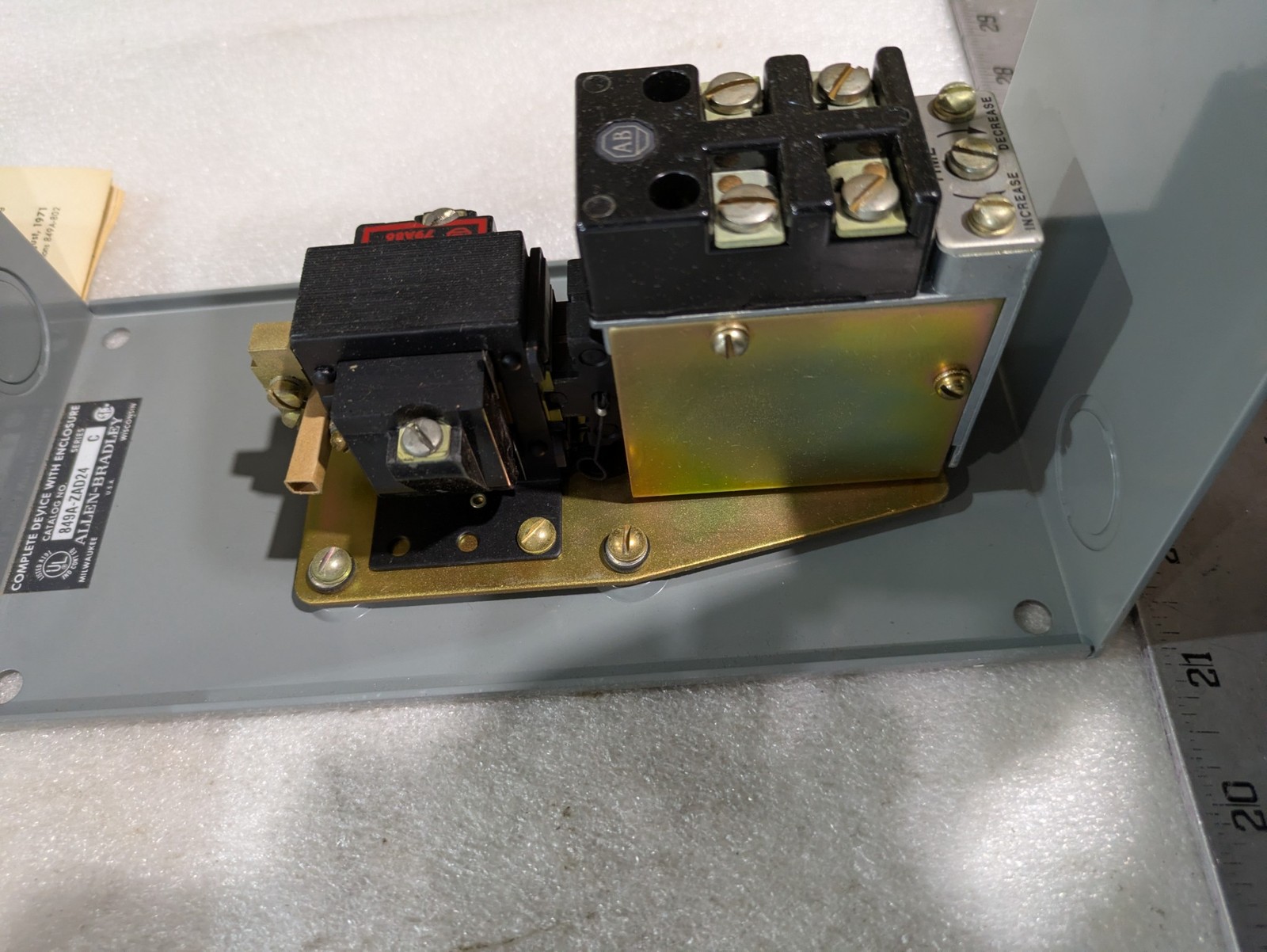 Allen Bradley 849A-ZAD24 Pneumatic Timing Relay 110/120VAC Series C Industrial O