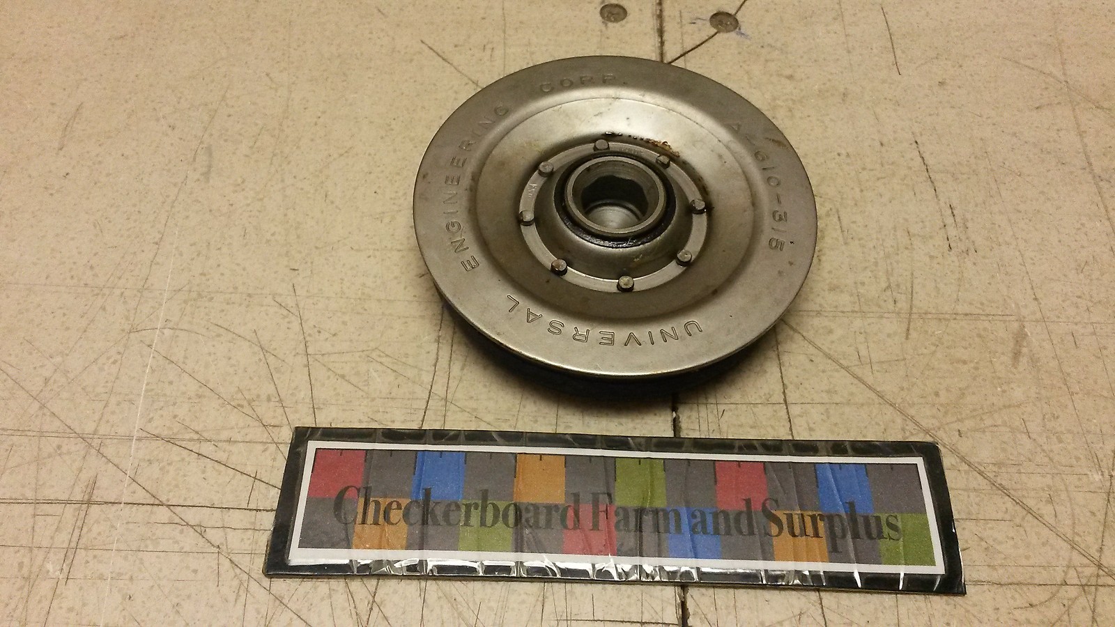 NOS Universal Engineering Retaining Plate Bearing A610-315 610-315 3110011014806