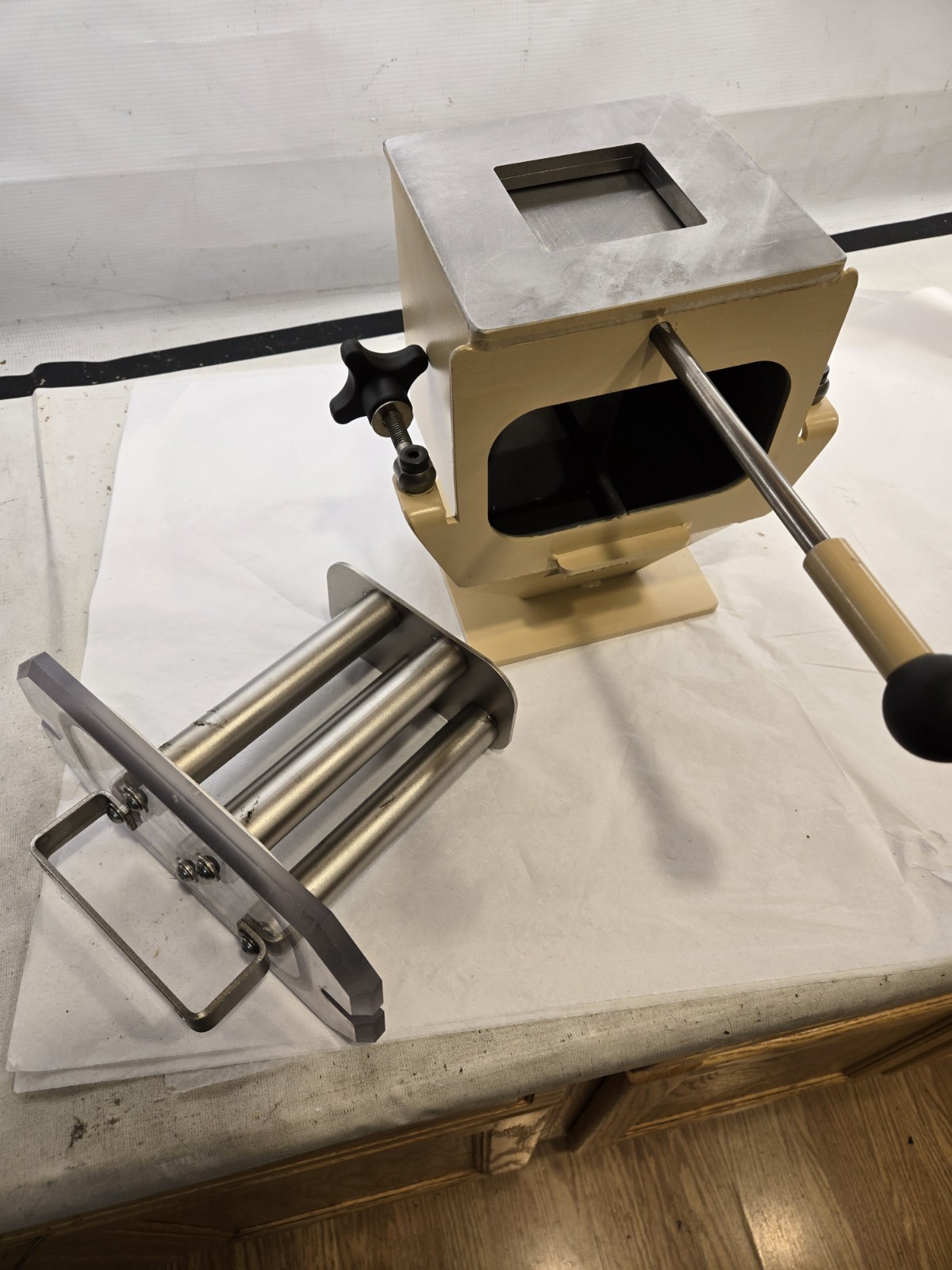 Plastic Process Equipment, Magnetic Drawer PPE