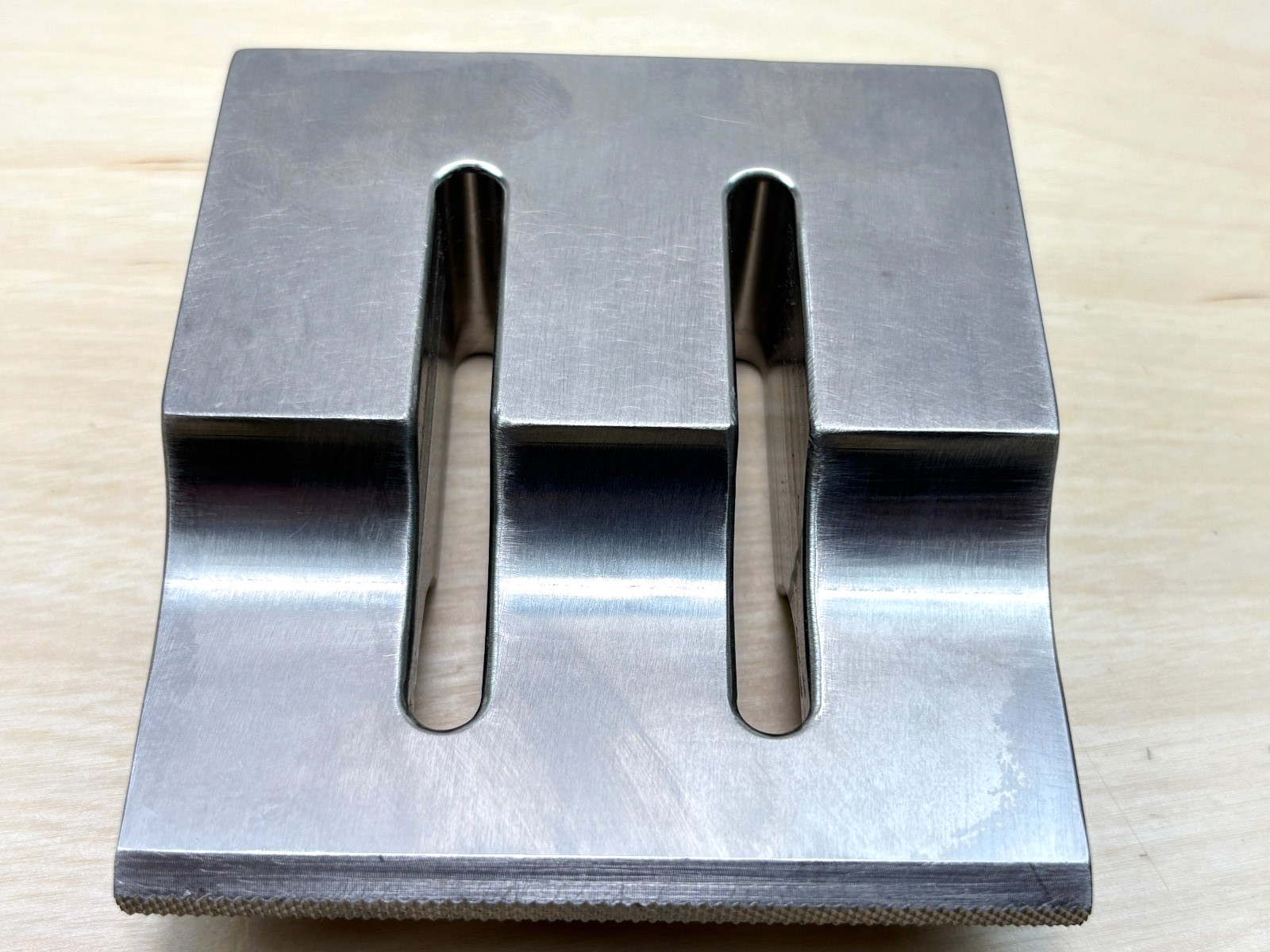 Dukane 472508-02-02 30 kHz Titanium Ultrasonic Welding Horn 3.25 X 3.5 X 1.25