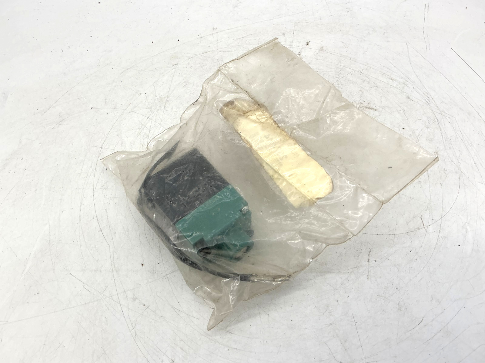 New Numatics 237-614 Solenoid Coil 2-Wire 0.15A 110/120V 50/60HZ