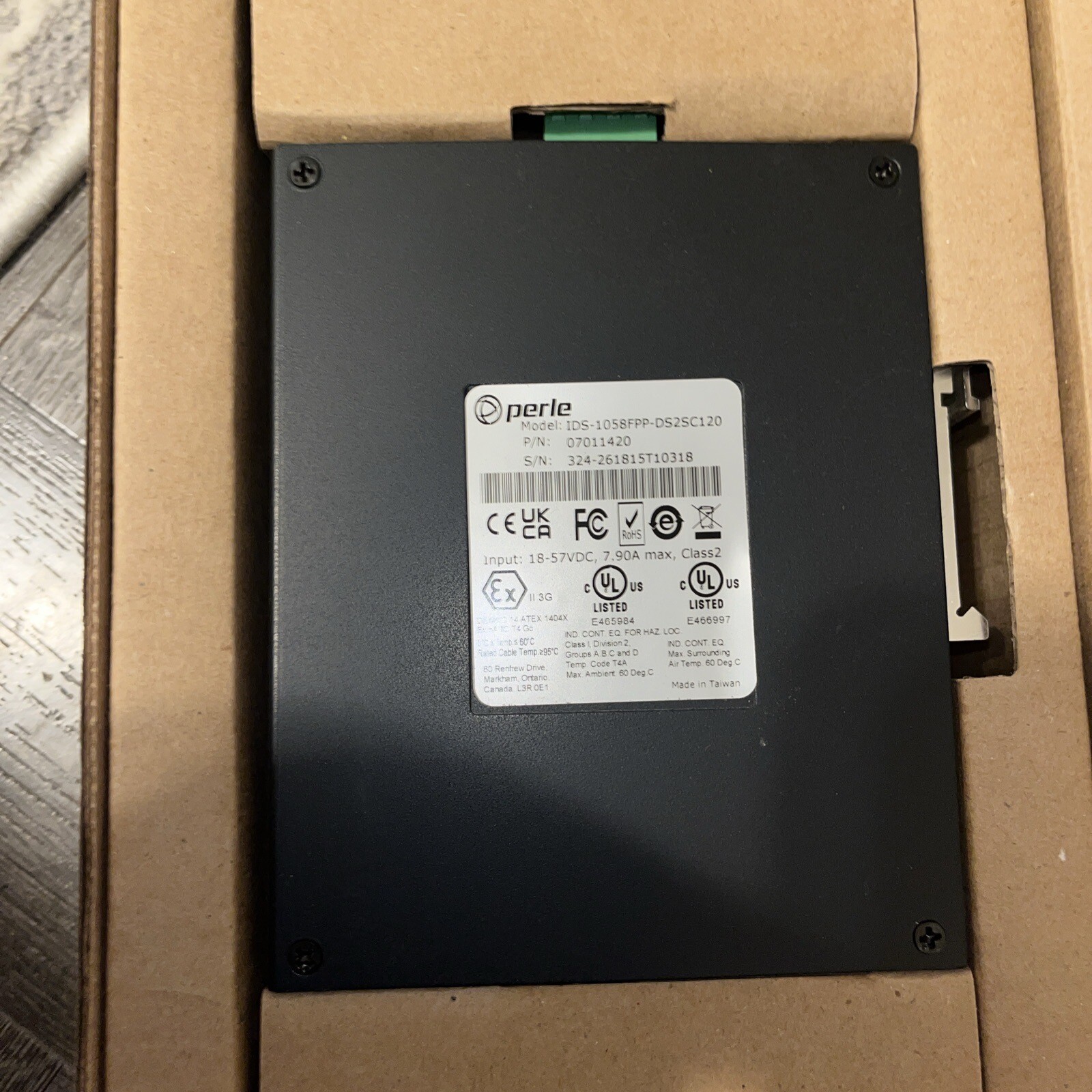 NEW IN BOX! PERLE INDUSTRIAL ETHERNET SWITCH IDS-108FPP (XT)